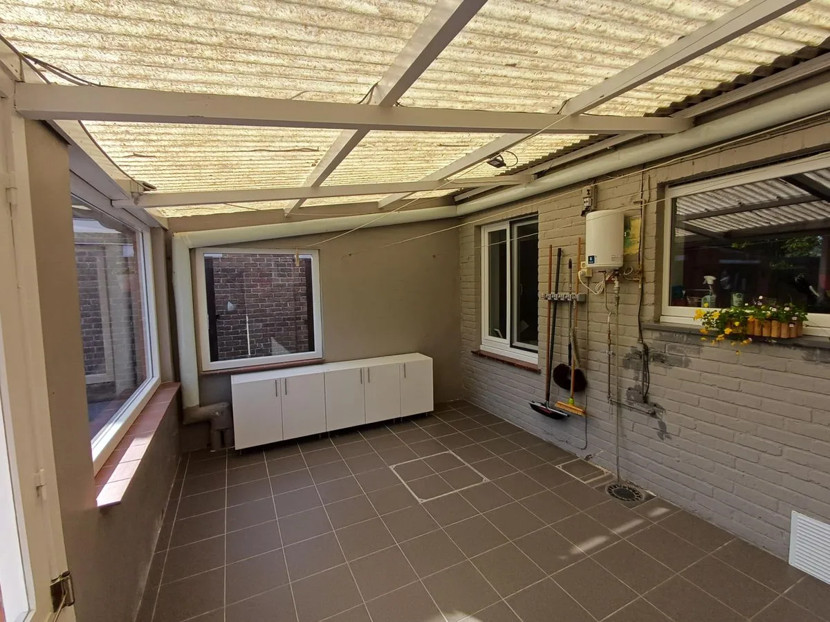 Veranda met opbergkasten