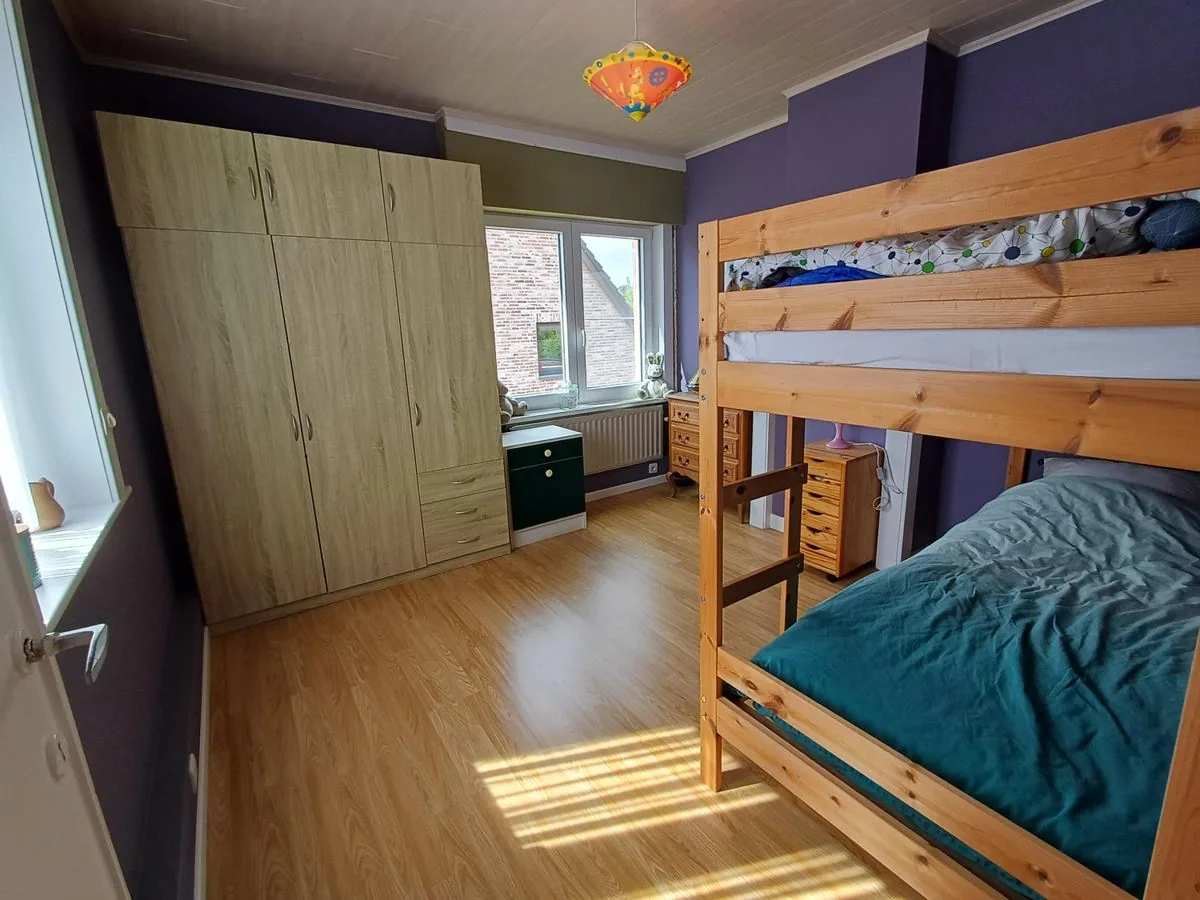 Slaapkamer 2 met kast