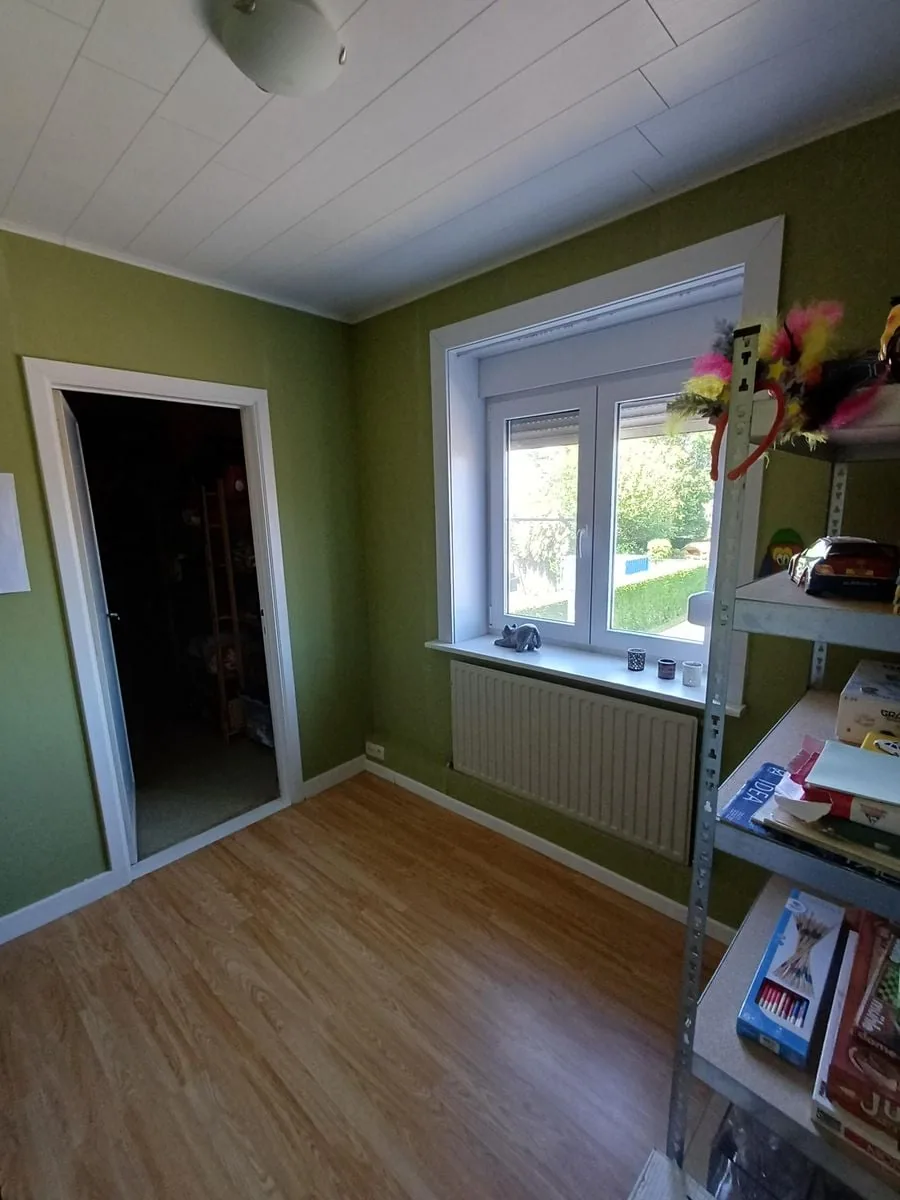 Slaapkamer 3 met raam